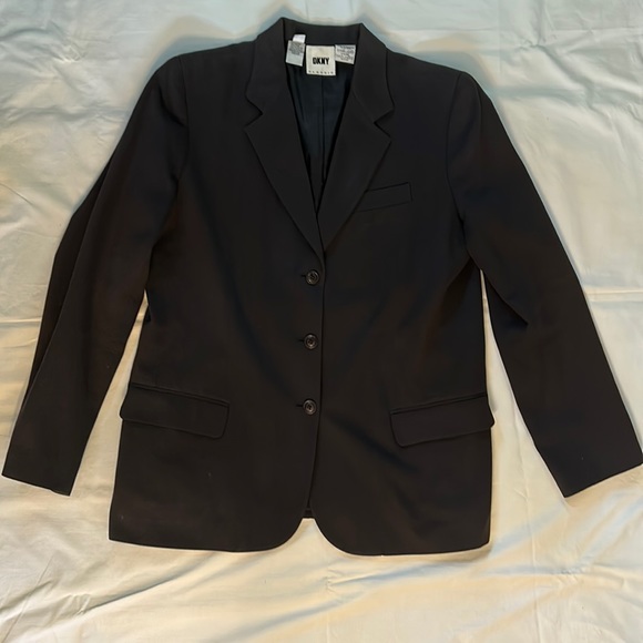 Dkny Jackets & Blazers - DKNY Classic 3 Button Blazer w Left Breast Pocket & 2 Front Pockets w Flaps